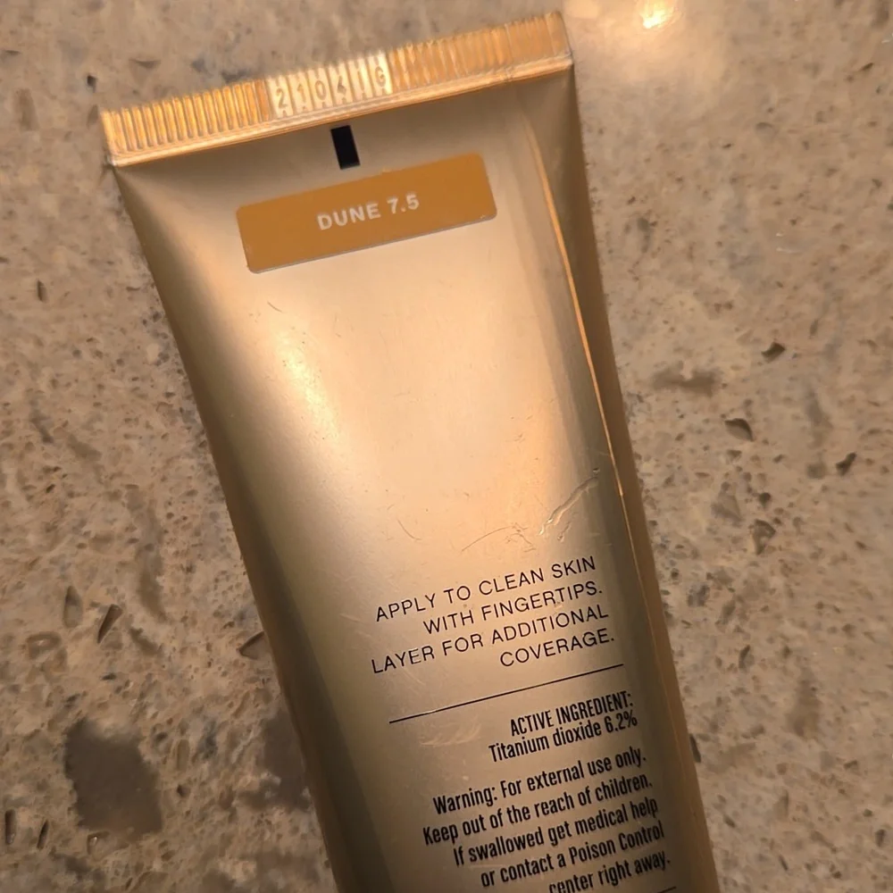 Complexion Rescue Hydrating Tinted Moisturizer - DUNE